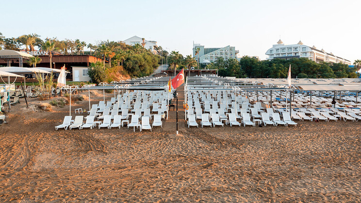 Diamond Beach Hotel and Spa